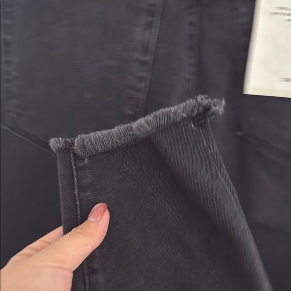 Good American- Good Legs-skinny sculpting blackWash Skinny Jeans- Size 6-12 - Picture 8 of 8